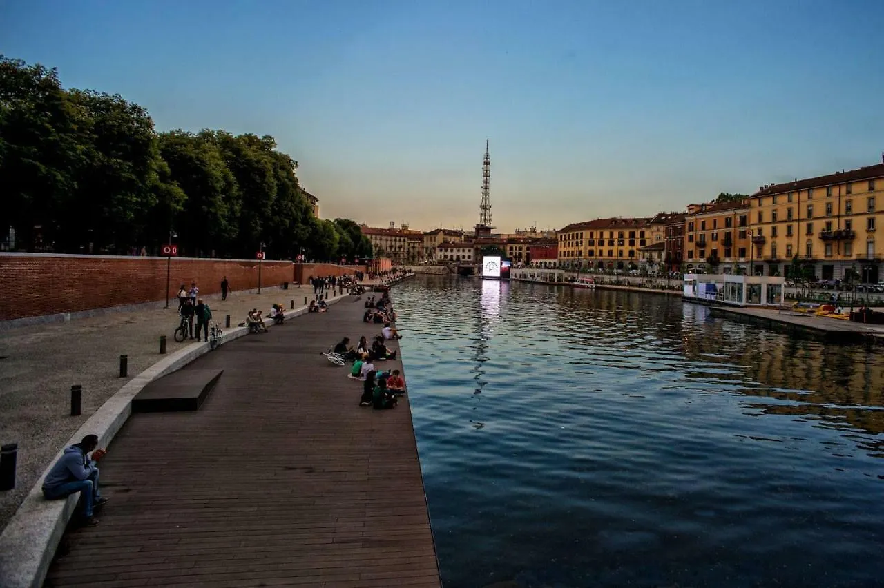 Paki Home Nel Cuore Dei Navigli Di Milano Италия