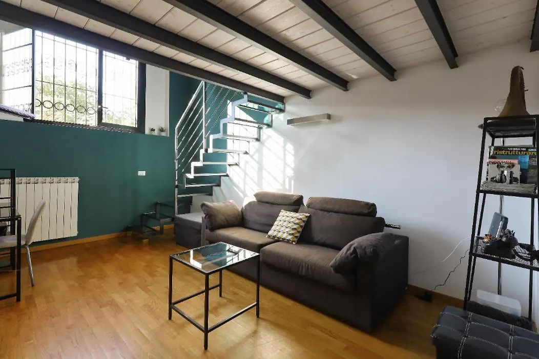 Paki Home Nel Cuore Dei Navigli Di Milano Италия